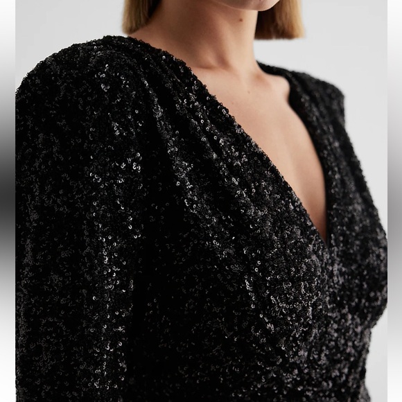 Elegant Black Sequin Dress - Picture 4 of 13